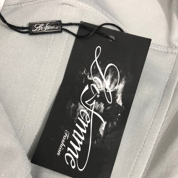 La Femme Platinum Portrait Neckline Lace Embellished Trumpet Gown 6 Style 27972 - Picture 7 of 10